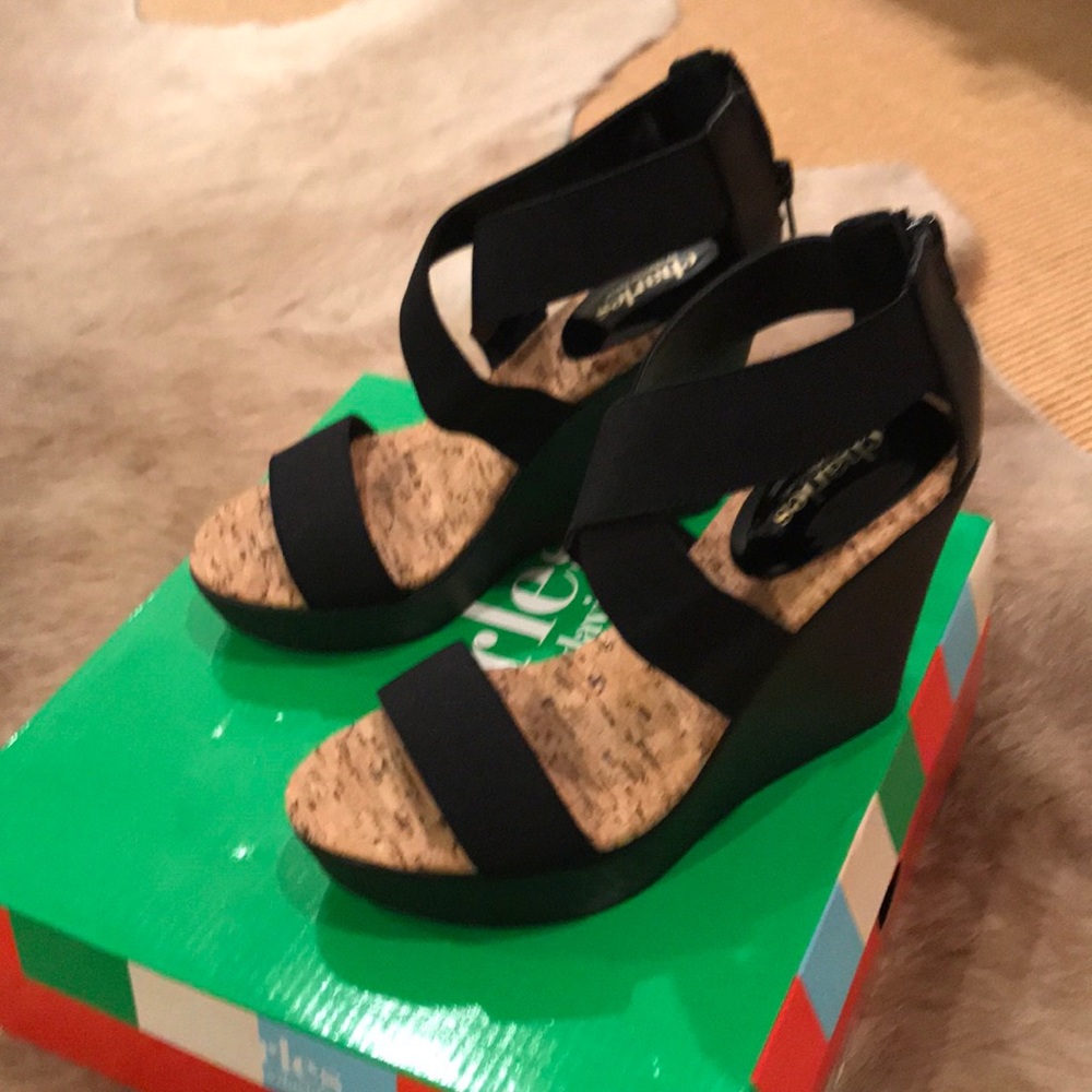 Charles by Charles David black wedge NWT